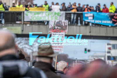 Bildupdate: Anti-Dieselfahrverbotsdemo am Neckartor