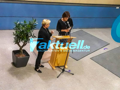 Kultusministerin Frau Dr. Eisemann steht Bürgern in Forster Gemeinschaftsschule Rede und Antwort - Schulqualität und Bildungsvielfalt schaffen Zukunftschancen
