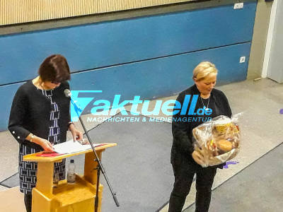 Kultusministerin Frau Dr. Eisemann steht Bürgern in Forster Gemeinschaftsschule Rede und Antwort - Schulqualität und Bildungsvielfalt schaffen Zukunftschancen