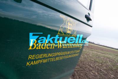 Sperrung der Autobahn A 81 bei Korntal-Münchingen: Bombenentschärfung von 500 Pfund (lb) Fliegerbombe durch den Kampfmittelbeseitigungsdienst