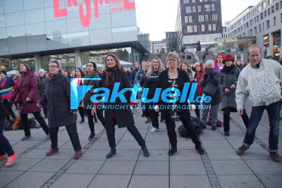 Stuttgart Mitte: One Billion Rising gegen Gewalt an Frauen