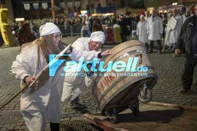 Großer Spaß beim traditionellen Kübelesrennen in Bad Cannstatt