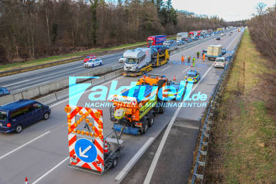 Nach LKW-Crash auf A5 Bruchsal: Polizei zeigt über 100 Gaffer an! 23 Tausend Euro Bußgelder werden erwartet