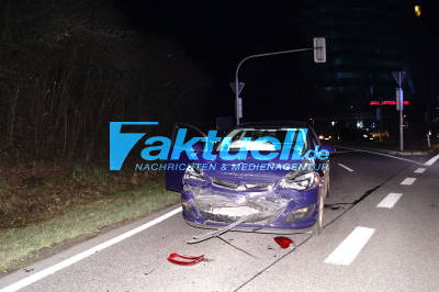 Auffahrunfall an der Kreuzung 2 Personen leicht Verletzt