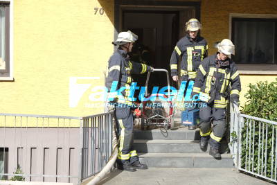 Stuttgart-Münster: Brand von 2 Balkonen in der Freibergstrasse. Feuerwehr vor Ort. 