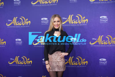 Stuttgart_ Großer Promiauflauf bei Premiere von Aladdin Musical