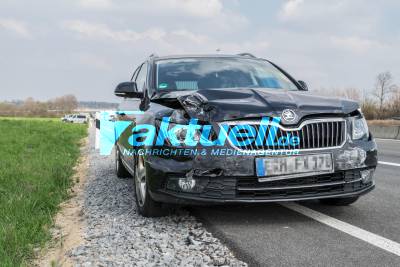 PKW landet auf Wiese: Verkehrsunfall auf der BAB81 bei Korntal-Münchingen