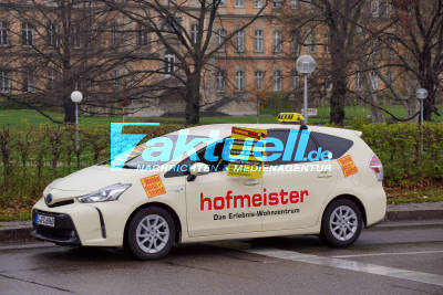 Stuttgart Mitte: Taxifahrerdemo am Karlsplatz