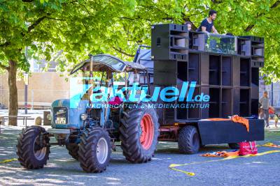 Tanzverbotdemo am Karfreitag in Stuttgart - Aufforderung zur Trennung von Kirche und Staat