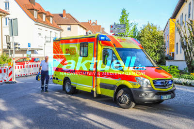 Schwerer Unfall in Ettlingen: Radfahrer von PKW erfasst und schwer verletzt - Rettungskräfte im Einsatz