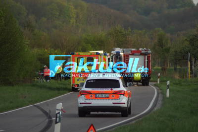 19-Jährige schleudert gegen Baum auf K1639 - 24-jähriger Beifahrer stirbt an Unfallstelle