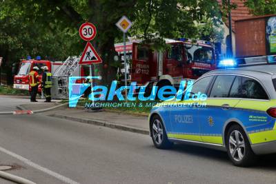 1 Verletzter bei Gebäudebrand in Winterbach - Feuerwehr im Einsatz