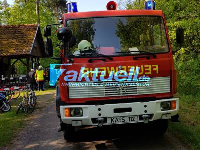 Traditionelle Waldbrandübung der Feuerwehren in Weiher: Dutzende Einsatzkräfte proben den Ernstfall - Waldbrände werden aufgrund der Trockenheit immer mehr zum Thema der Feuerwehren