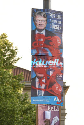 Nacht und Nebel: AFD Wahlplakate in Stuttgart an mehreren Orten zerstört - red.act - Revolutionäres Infoportal Stuttgart postet Video auf Facebook der Aktion