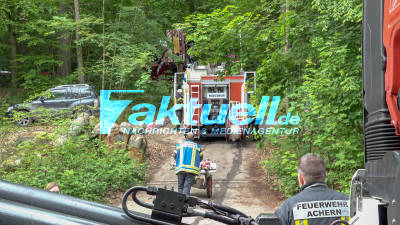 Umgekippter 40to Kran in Achern Kranfahrer Eingeklemmt
