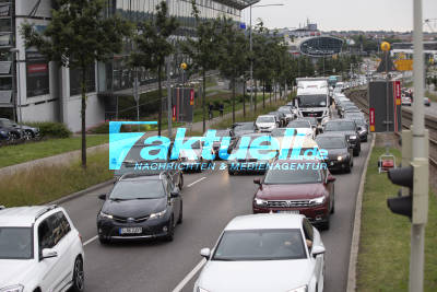 Baustelle auf der Heilbronner Straße seit heute - Staus im Feierabendverkehr - Straßensperrungen - Stadtbahnverkehr unterbrochen