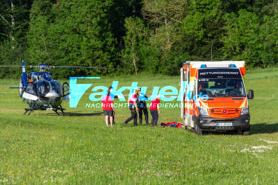 16-Jähriger Kletterer stürzt 8 Meter in die Tiefe - spektakuläre Rettung von Bergwacht mit Polizeihubschrauber an der Kesselwand in Lenningen-Schopfloch