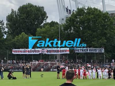 Stuttgart Bad Cannstatt: Vorstellung des neuen VfB Trikots und Training