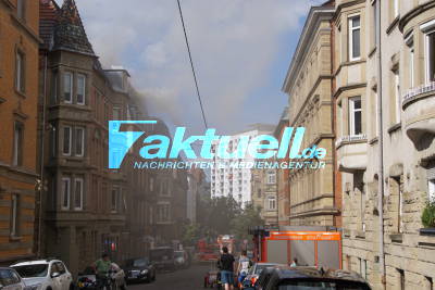 Pizzafahrer meldet Dachstuhlbrand - Feuer on Tape - 5 ausf. O-Töne mit allen Beteiligten, Notruf in Bäckerei nachgestellt