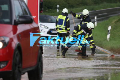 Schwere Unwetter im Rems-Murr Kreis - Keller, Straßen und Felder überflutet