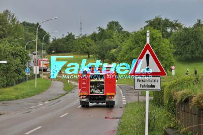 Schwere Unwetter im Rems-Murr Kreis - Keller, Straßen und Felder überflutet