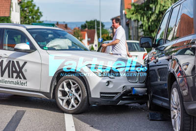 9 Monte alter Hundewelpe wird bei Unfall durchs Auto geschleudert - Anwohnerin kümmert sich sofort - Frau verletzt bei Unfall in Köngen