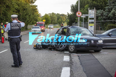 Tödlicher Motorrafunfall in Tamm, L1100 Ortseingang - Biker mit Sozius kracht gegen abbiegenden VW