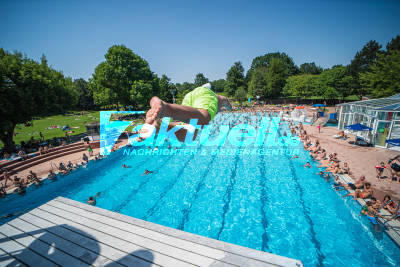 Brühende Hitze: Impressionen aus dem Möhringer Freibad -  Fast 40 grad Außen - 28 im Wasser