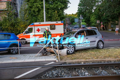 Stuttgart-Untertürkheim: Verkehrsunfall im Begegnungsverkehr