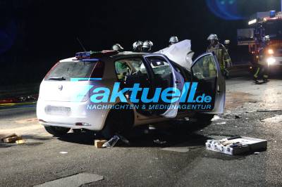 Schwerer Kreuzungscrash auf der L1103 - 19-Jähriger bei Unfall in PKW eingeklemmt
