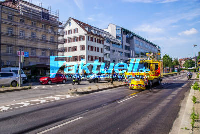 Stuttgart Mitte: Rutschfalle legt B14 lahm - Auslaufendes Reinigungsmittel verursacht Verkehrsbehinderungen