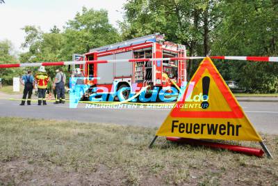 Gaslaster steckt in Unterführumg fest - Feuerwehr sperrt Großräumig ab