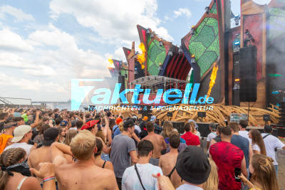 BAYERN: 20.000 feiern bei Musik Festival - Mann stirbt nach Sturz aus Riesenrad