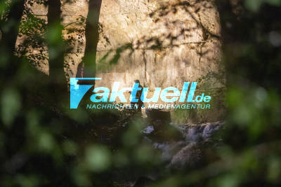 Höhlengänger werden vom Starkregen überrascht und von Wassermengen eingeschlossen - Große Rettungsaktion an Falkensteiner Höhle
