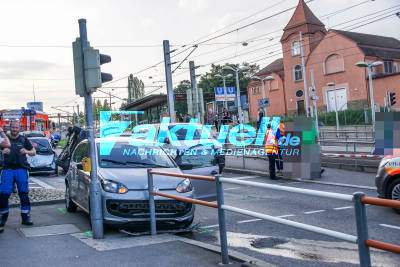 Im Drogenrausch mit 3 verschiedenen PKWs mehrere Unfälle verursacht - 27jähriger hält Stuttgarter Polizei 4 Stunden auf Trab 120 000€ Schaden