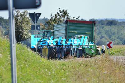 Fruchtiger Einsatz für die Affalterbacher Feuerwehr - Bauer verliert mehr als 1 Tonne Rote Bete mitten auf der Winnender Straße