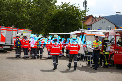 Notfallübung am Bahnhof Süßen Zug kollidiert mit LKW über 300 Beteiligte