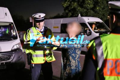 Bundesweite Großkontrollen - Auch auf dem Parkplatz Korber Kopf an der B14 kontrolliert die Polizei