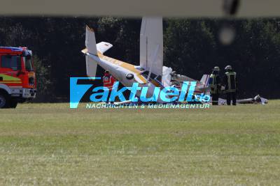 Beinahe-Katastrophe bei weltbekanntem Oldtimer-Flugtag - Flugzeuge krachen beim Start ineinander - Akute Brandgefahr von 400 Liter Flugbenzin 