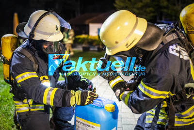 Feuerwehr probt den Ernstfall im Waldfreibad Bittenfeld - Chemikalien entweichen im Technikgebäude