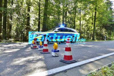 Schwerer Überschlag im Welzheimer Wald - Eine Person im Fahrzeug eingeklemmt