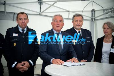 Bioterroristischer Anschlag in Mannheim - Großübung mit Polizei Feuerwehr und Rettungsdienst - Minister Thomas Strobl informiert sich am Übungsort