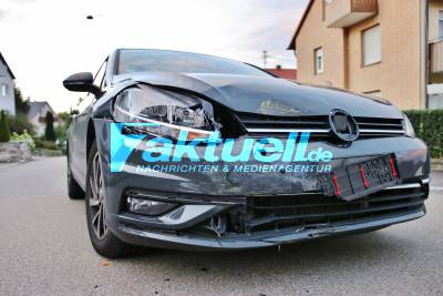 Paketdienstfahrer missachtet Vorfahrt im Wohngebiet - Mutter und Kind leicht Verletzt 15 000€ Schaden