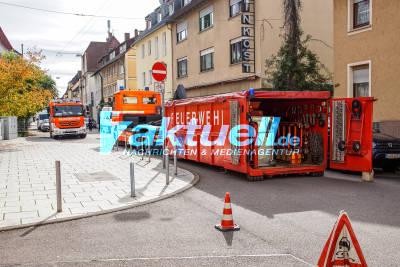 Stuttgart Obertürkheim: Frau aus misslicher Lage mit Rescue Loader gerettet