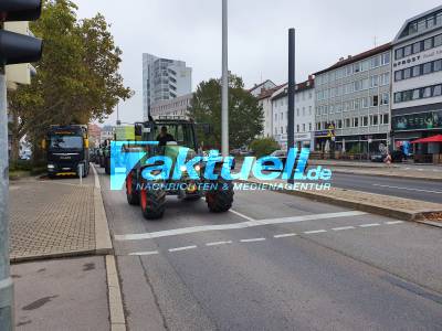 Stuttgart: Bauern demonstrieren gegen Agrarpakt