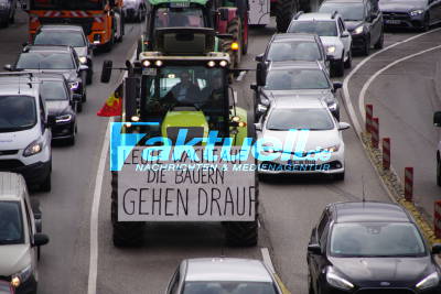 Stuttgart: Bauern demonstrieren gegen Agrarpakt