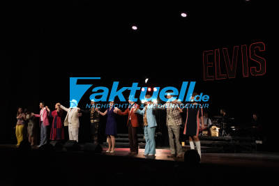 Fellbach: Nils Strassburg begeistert Fans im Elvis Comeback Musical
