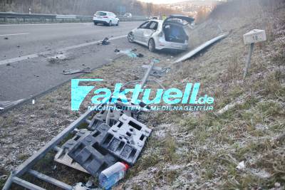 EISGLÄTTE:  Pkw überschlägt sich auf glatter Fahrbahn auf der B29 bei Lorch  2 Verletzte