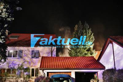 Engelberg: Kellerbrand in Wohnhaus - Feuerwehr im Einsatz