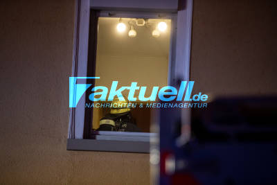 Küchenbrand in Wohnung in Stuttgart-Süd: Zwölf Bewohner evakuiert - 2 Verletzte durch Rauchgas